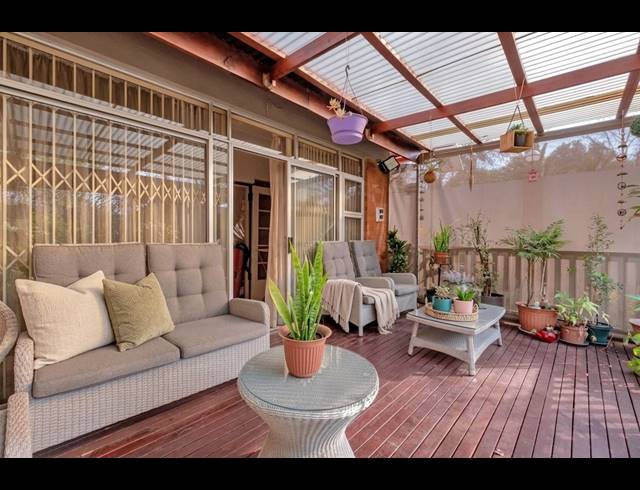 4 BEDROOM HOUSE FOR SALE IN GREENSIDE